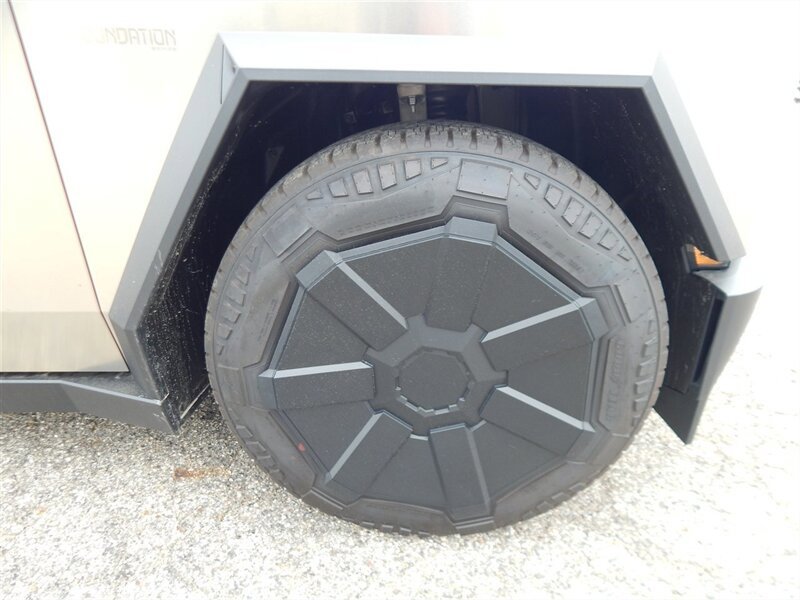Used 2024 Tesla Cybertruck AWD Crew Cab image 12