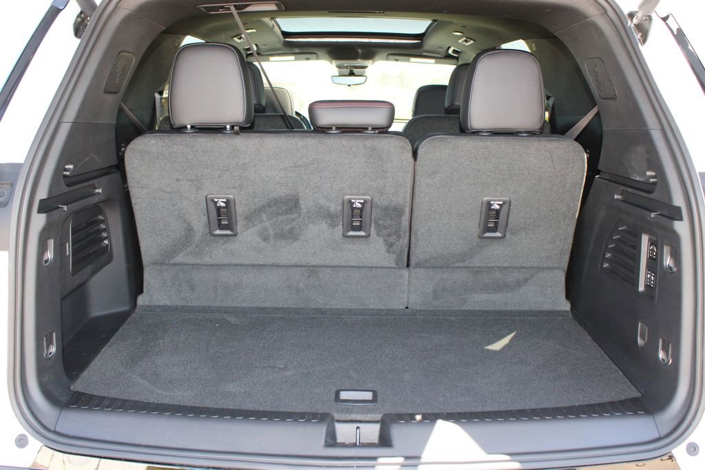 Used 2024 Chevrolet Traverse RS w/ LPO, Floor Liner Package AWD/4WD image 22