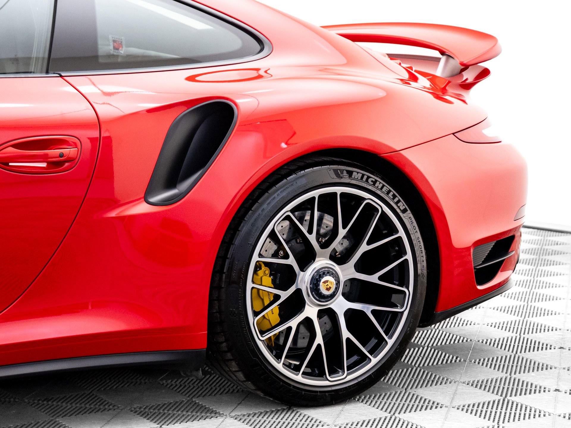 Used 2014 Porsche 911 Turbo S image 35