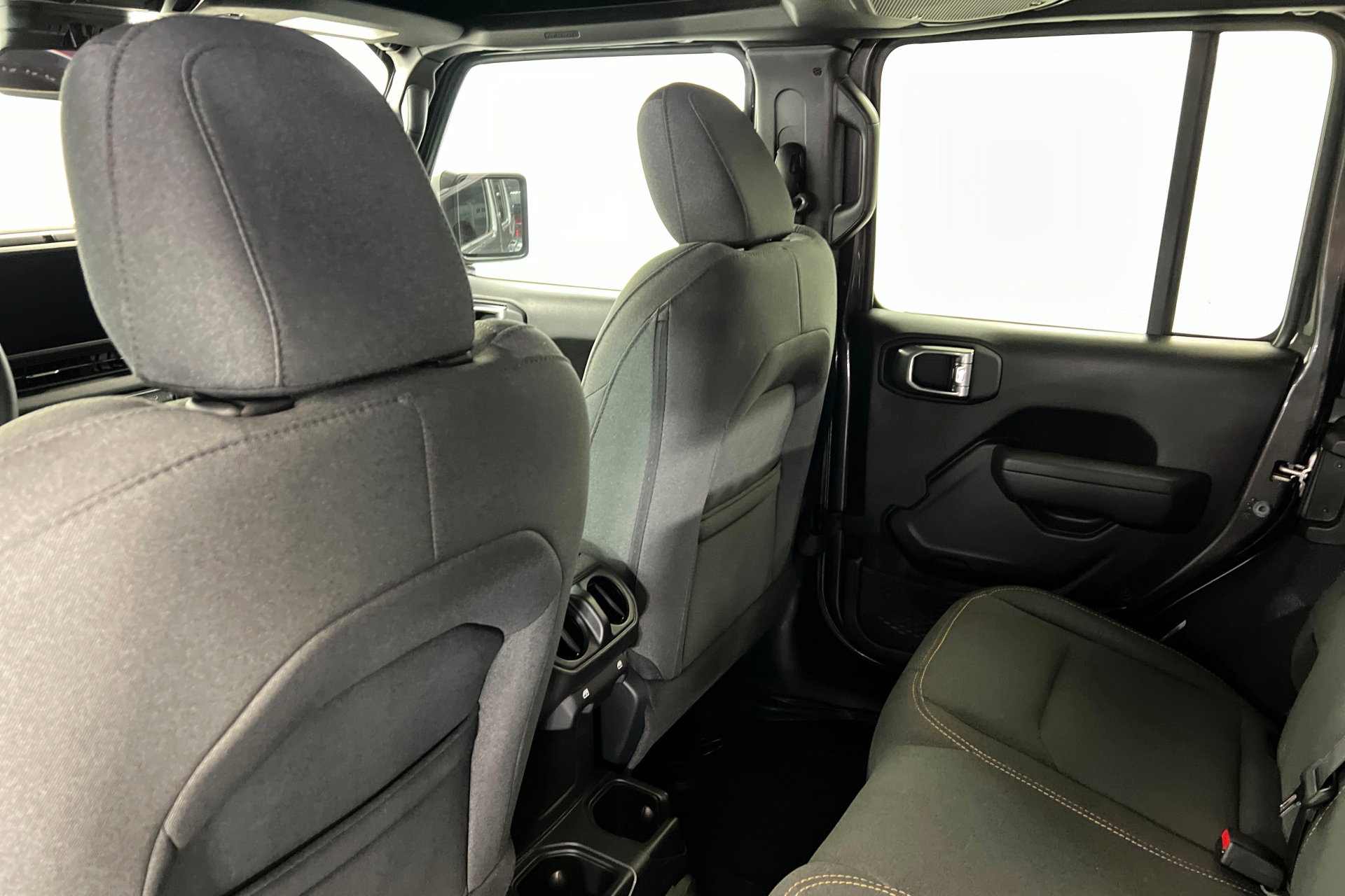 Certified 2024 Jeep Wrangler Sport S image 19