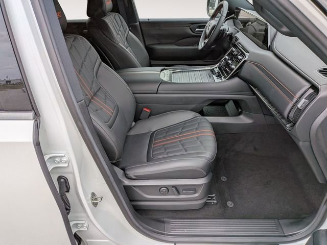 New 2025 Nissan Armada PRO-4X w/ Pro-4X Premium Package image 34