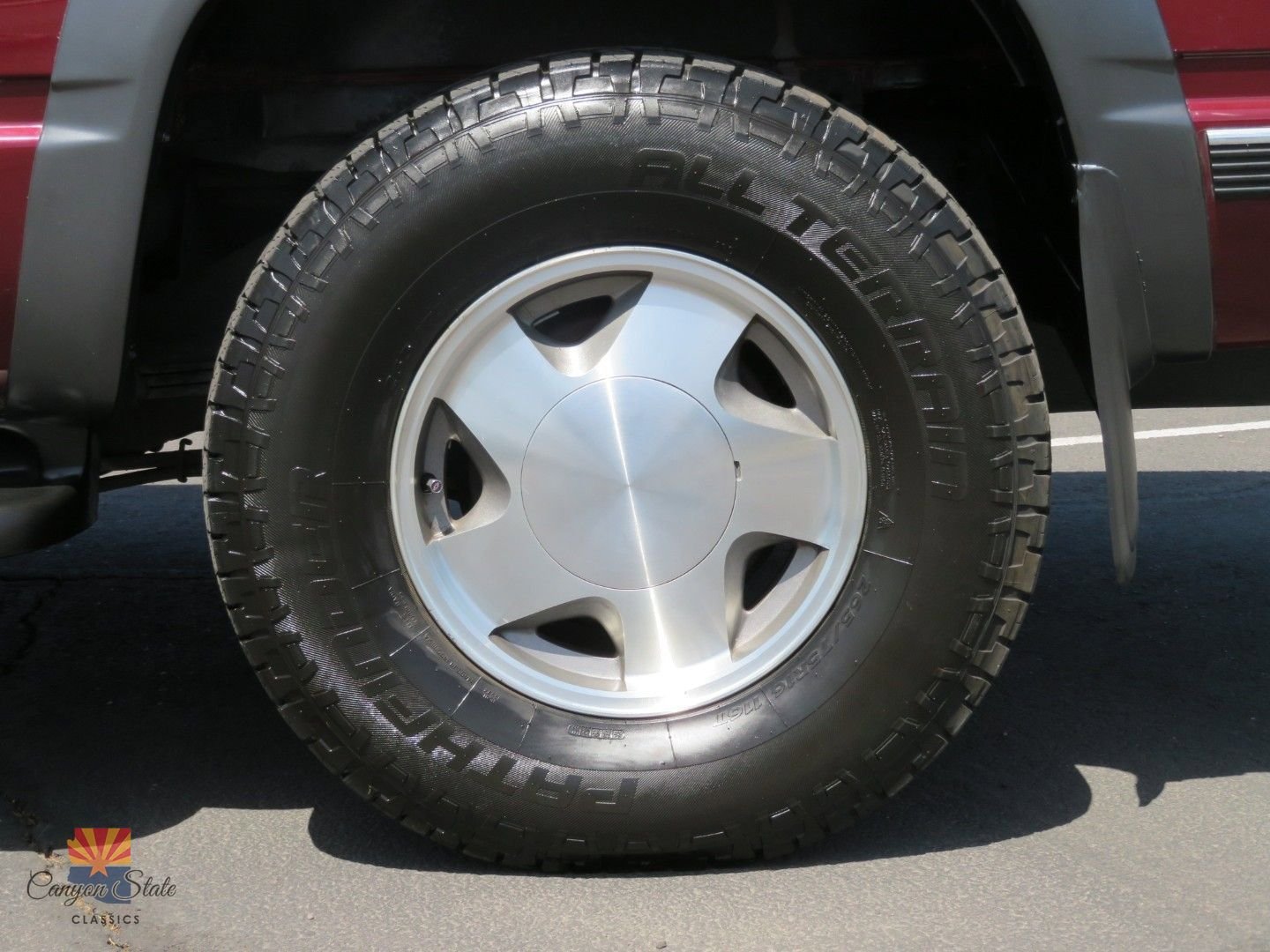 Used 1999 Chevrolet Suburban 4WD w/ Preferred Equipment Group 3 image 23