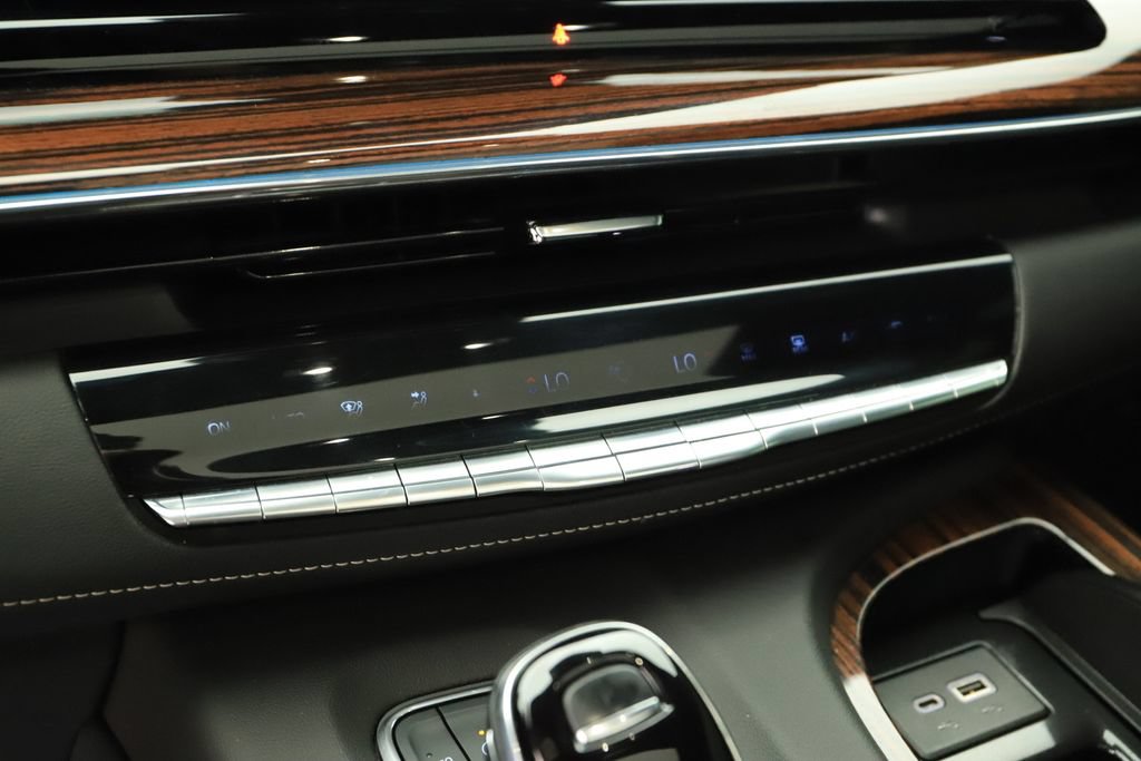 Used 2023 Cadillac Escalade ESV Premium Luxury AWD/4WD image 30