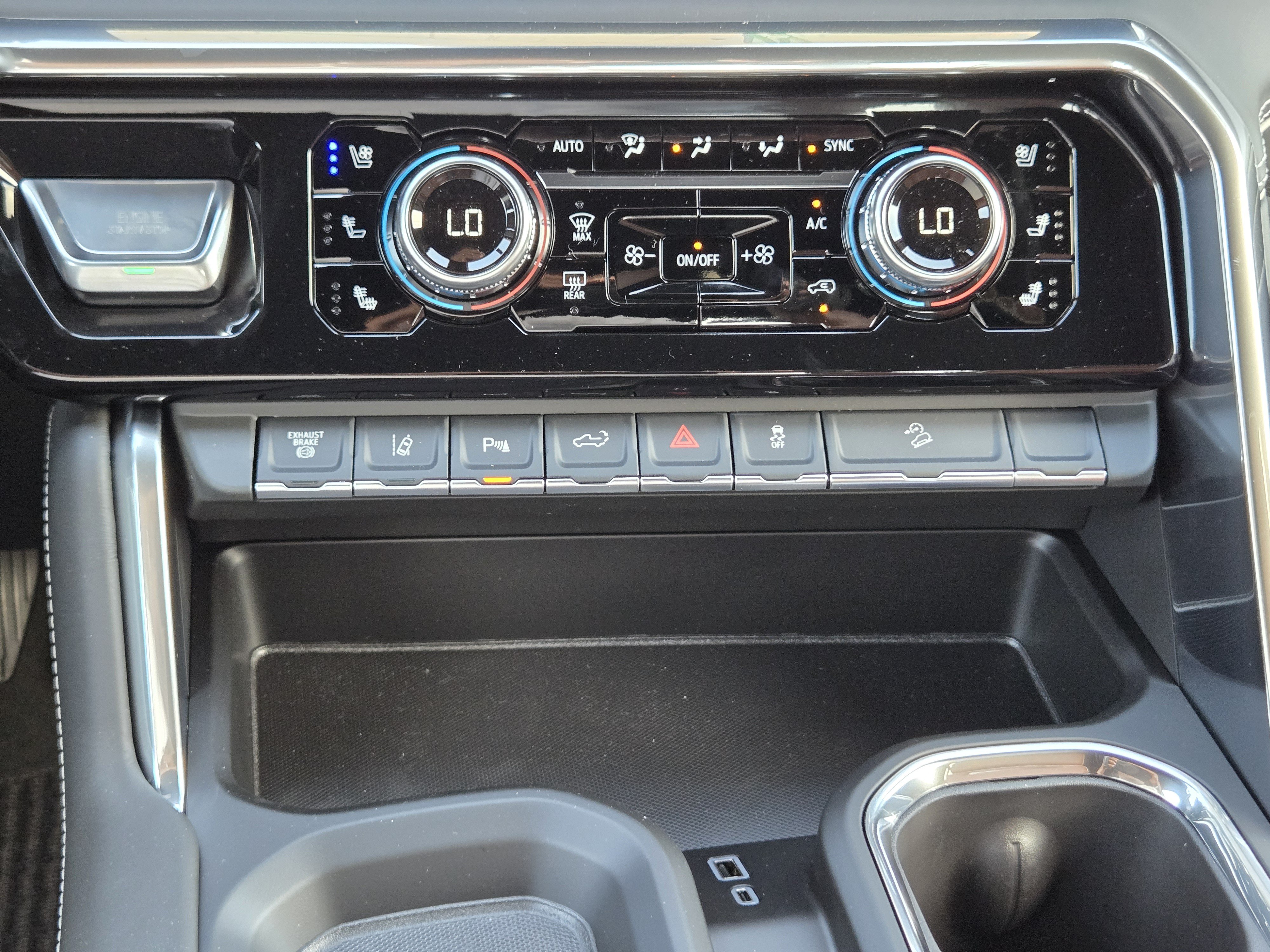 New 2026 GMC Sierra 2500 Denali Ultimate AWD/4WD image 16