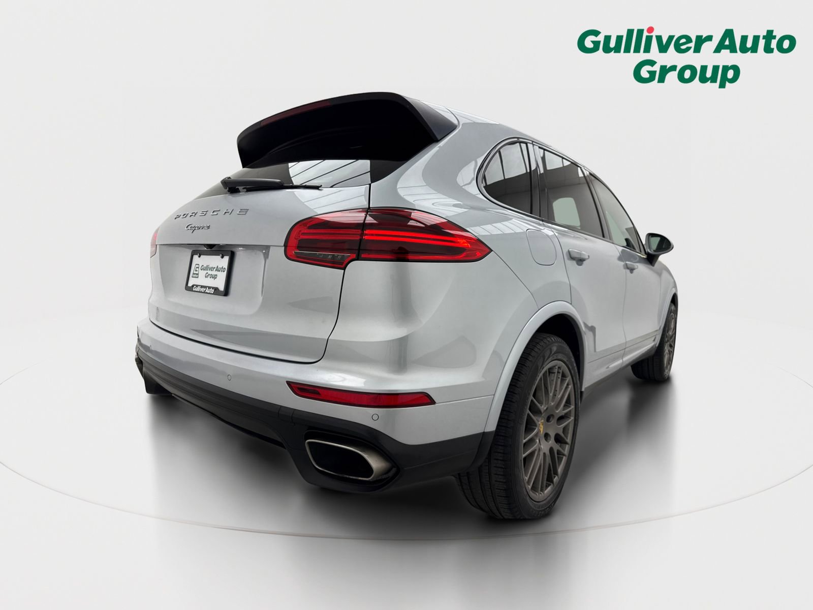 Used 2017 Porsche Cayenne Platinum Edition w/ Premium Package (PJV) AWD/4WD image 8