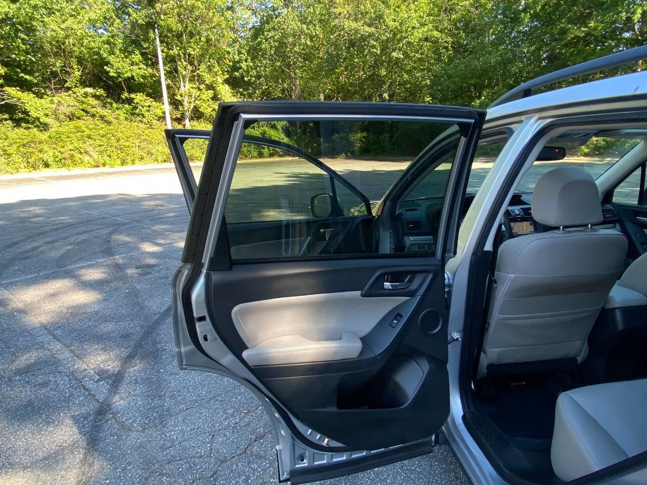 Used 2015 Subaru Forester 2.5i Limited AWD/4WD image 43