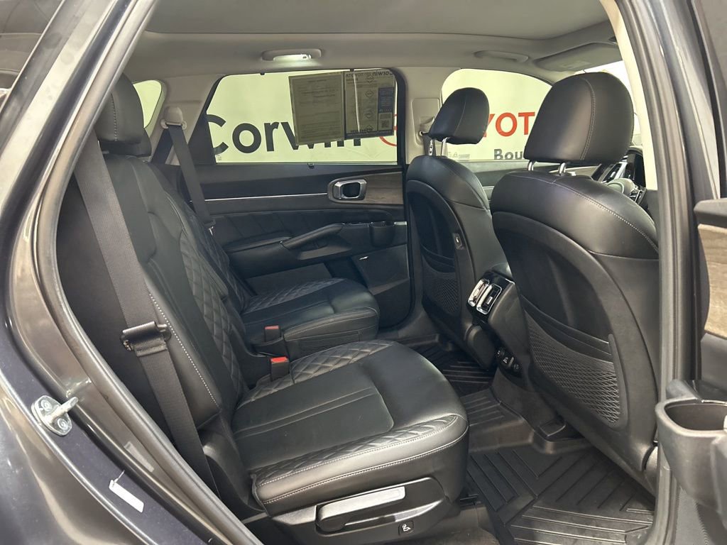 Used 2023 Kia Sorento SX Prestige image 16