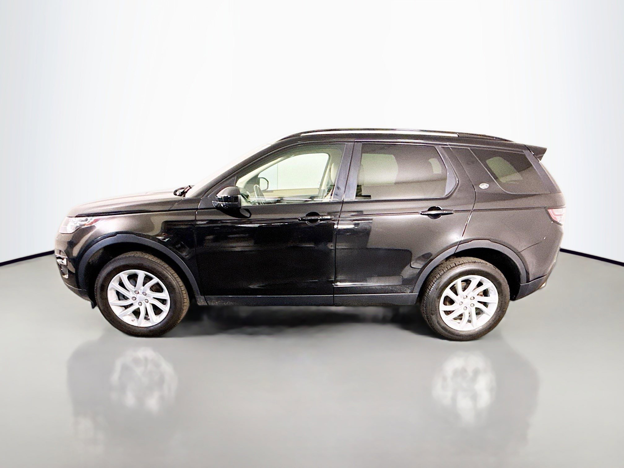 Used 2018 Land Rover Discovery Sport HSE image 6