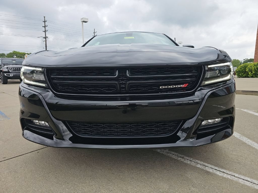 Certified 2020 Dodge Charger SXT w/ Blacktop Package AWD/4WD image 8