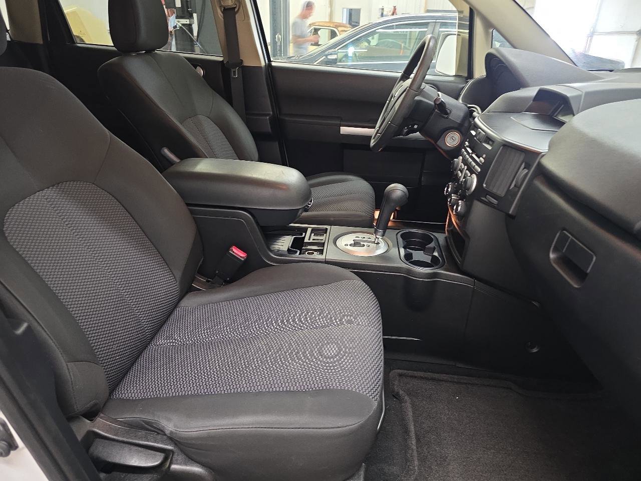 Used 2011 Mitsubishi Endeavor LS image 37