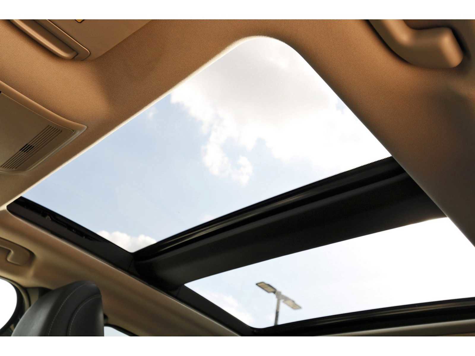 Used 2025 MAZDA CX-50 AWD 2.5 S w/ Premium Package image 28