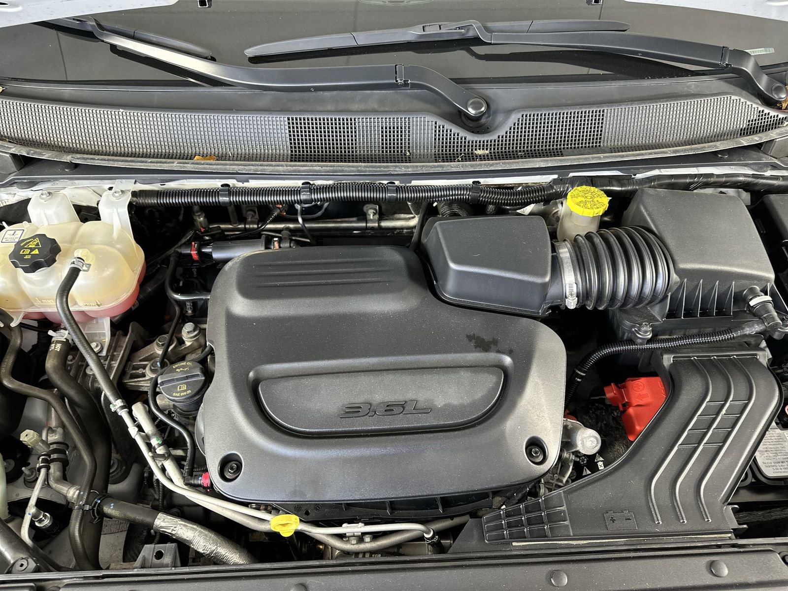 Used 2023 Chrysler Pacifica Touring image 28