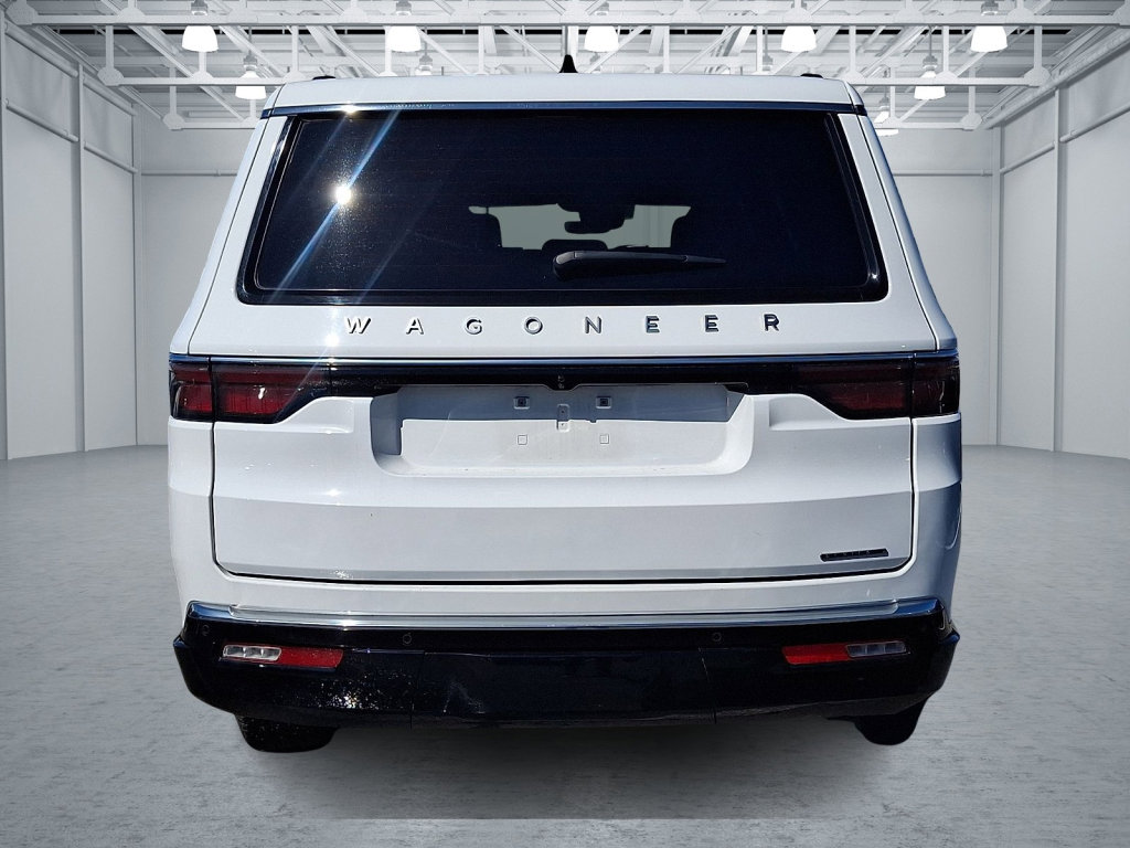 Used 2024 Jeep Wagoneer L Series III w/ Flexible Seating Group image 4