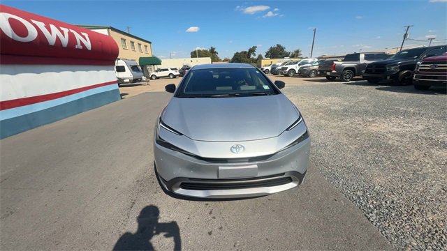 Used 2023 Toyota Prius Prime Premium video 3
