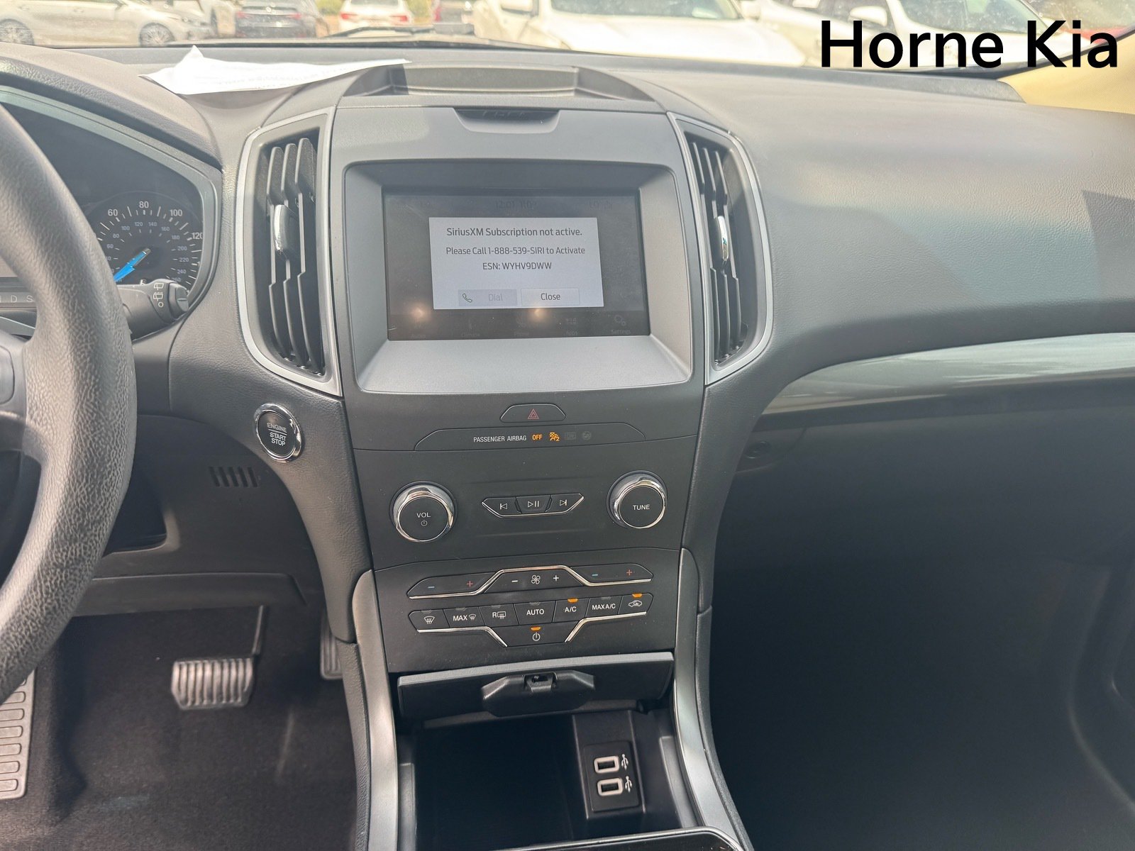 Used 2020 Ford Edge SE FWD image 20