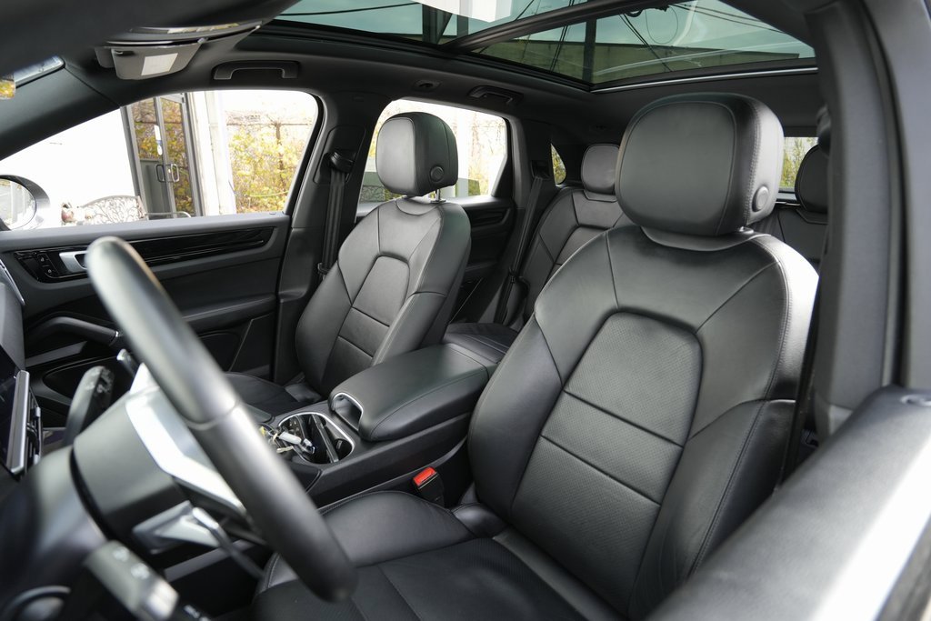Used 2020 Porsche Cayenne image 23