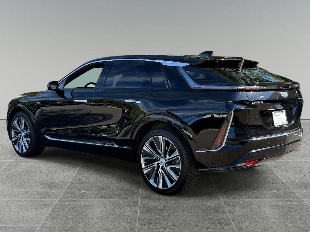 Used 2025 Cadillac Lyriq Luxury w/ LPO, Floor Liner Package AWD/4WD image 12