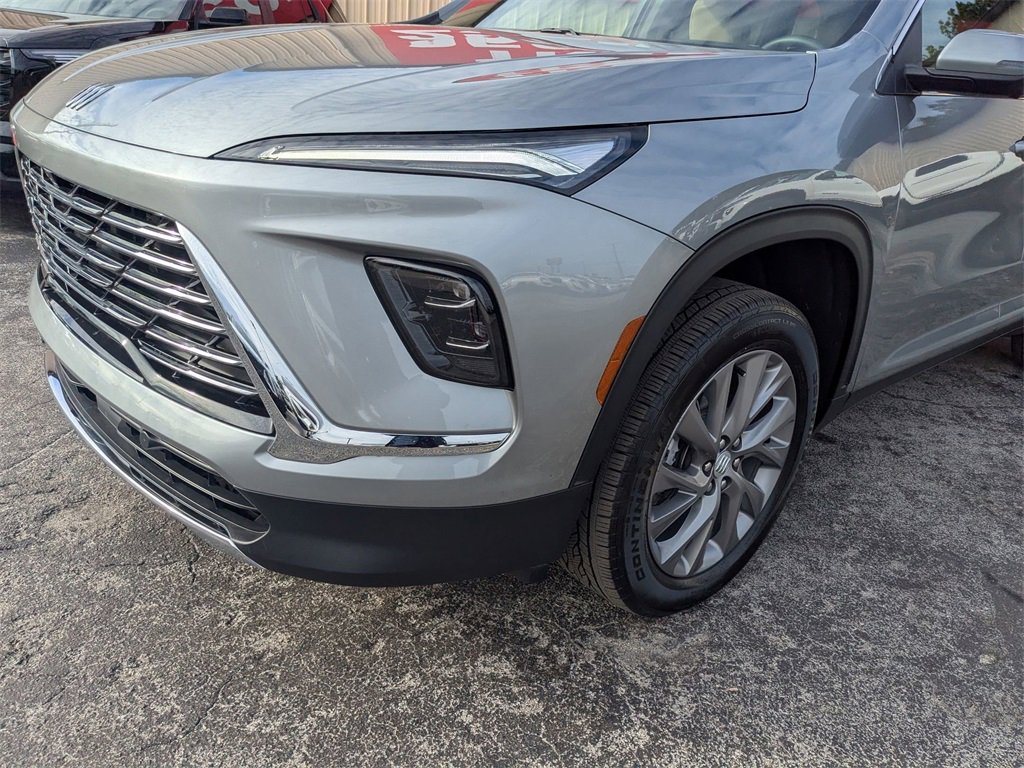 Certified 2025 Buick Enclave Preferred w/ Power Package image 9