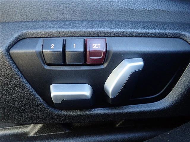 Used 2017 BMW 320i xDrive Sedan image 11