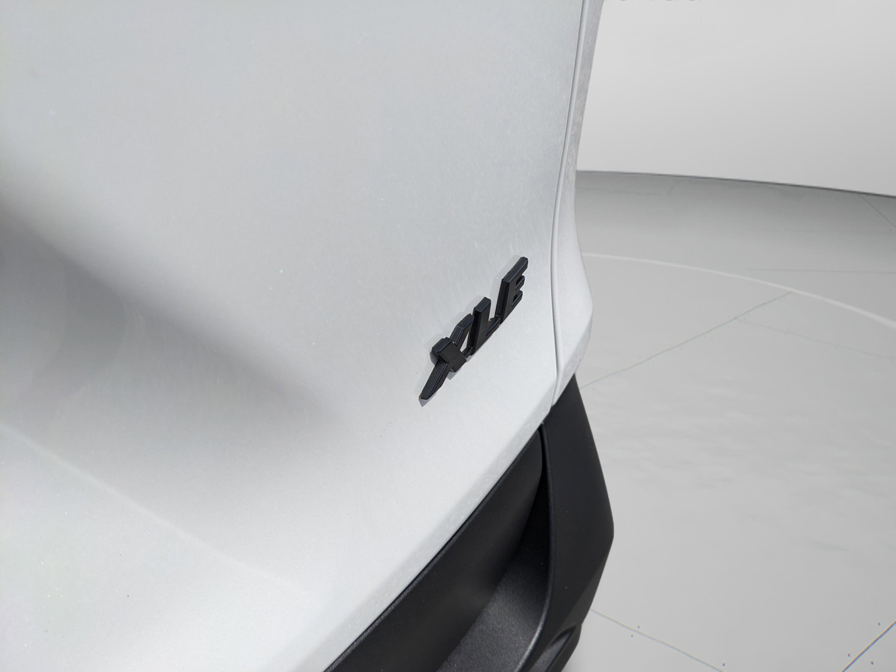 Used 2025 Toyota RAV4 XLE Premium FWD image 39