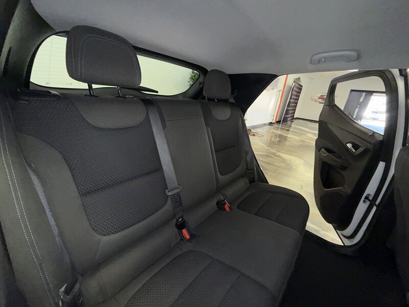 Used 2023 Chevrolet Bolt EUV LT image 18