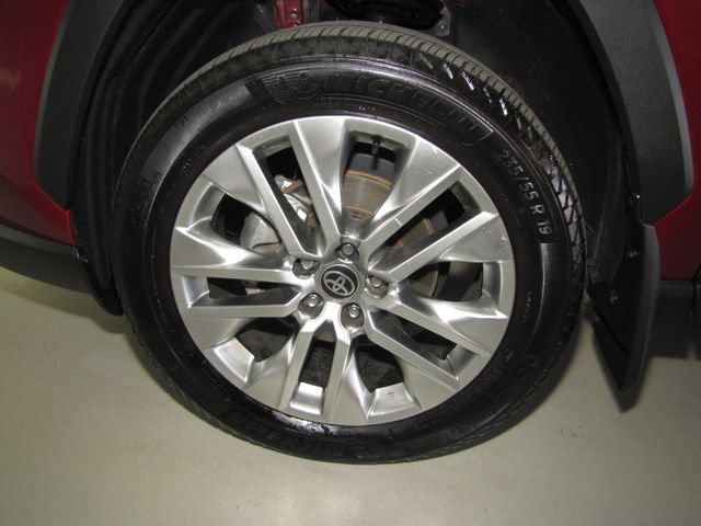 Used 2025 Toyota RAV4 XLE Premium FWD image 26