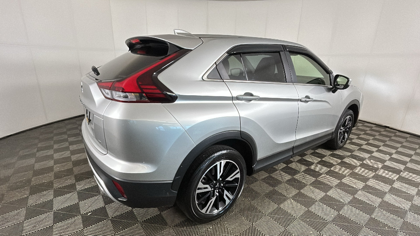 Used 2024 Mitsubishi Eclipse Cross SE AWD/4WD image 2