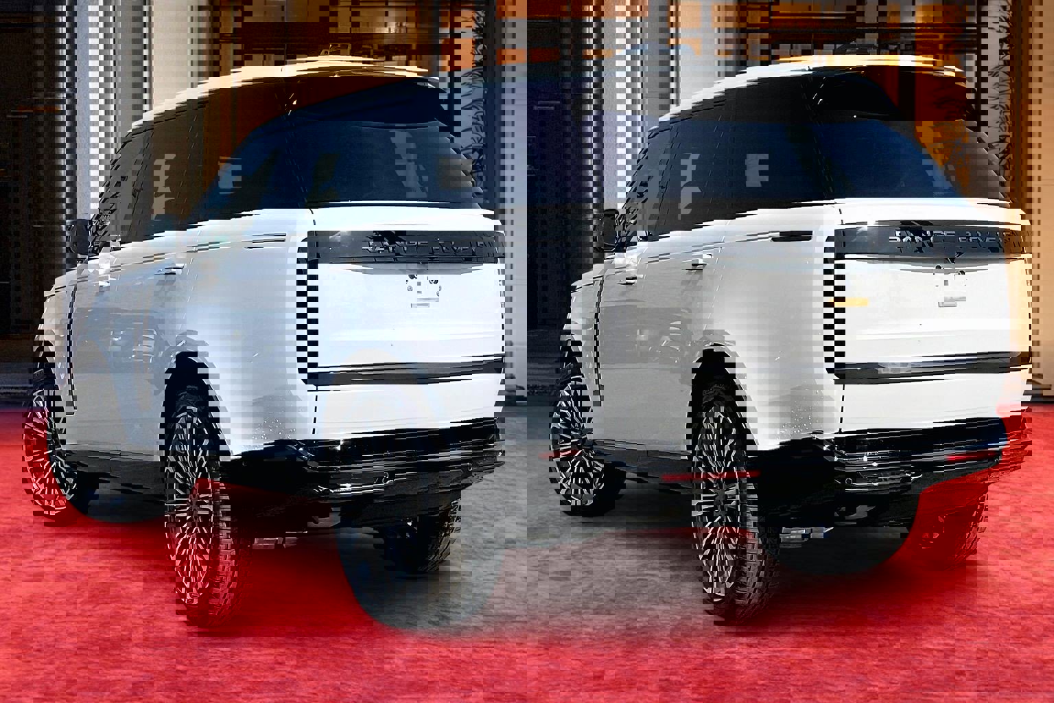 New 2026 Land Rover Range Rover Long Wheelbase SE image 3