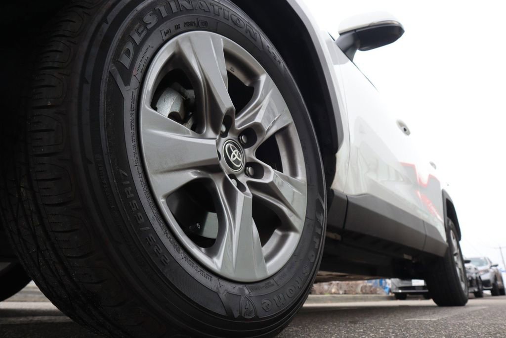 Used 2024 Toyota RAV4 XLE image 11