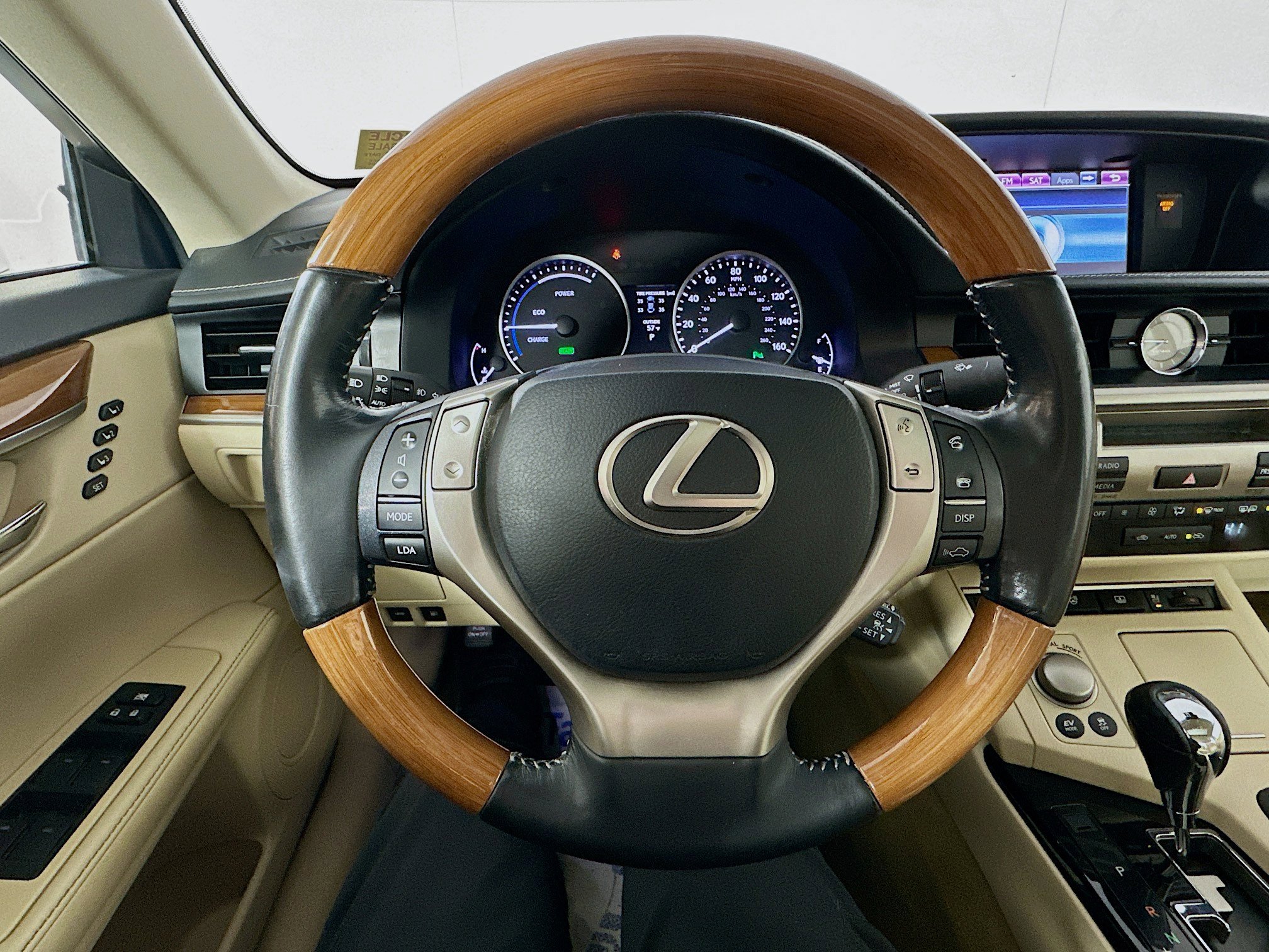 Used 2014 Lexus ES 300h image 11