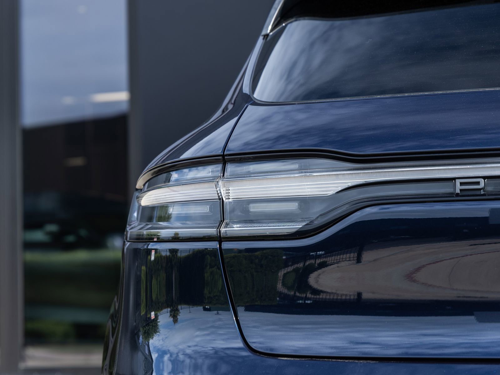 Certified 2023 Porsche Macan Turbo AWD/4WD image 14