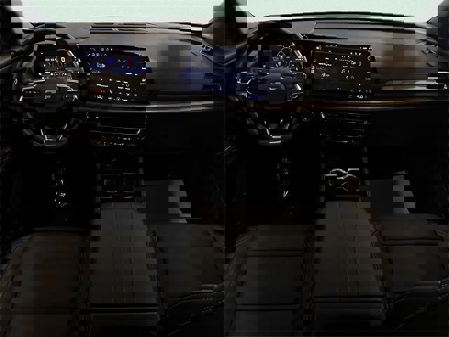 Used 2025 Chevrolet Traverse LT image 23