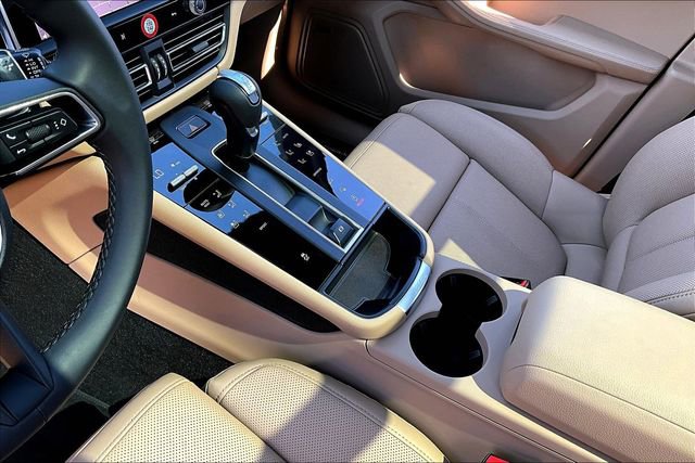 Used 2026 Porsche Macan image 18