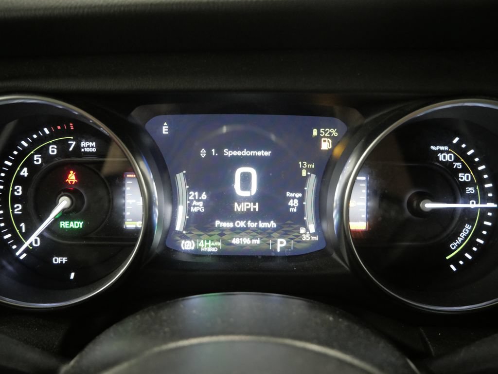 Used 2022 Jeep Wrangler Unlimited Sahara w/ Cold Weather Group AWD/4WD image 15