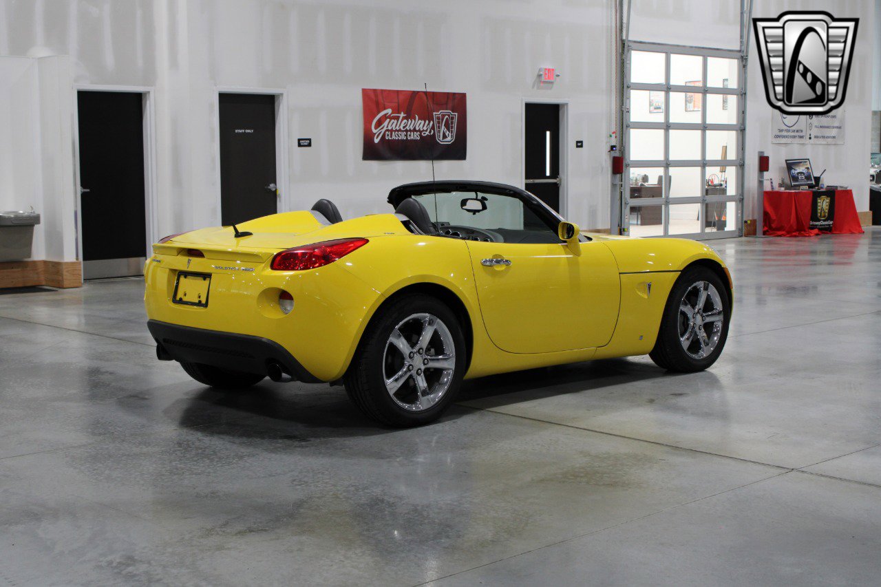 Used 2008 Pontiac Solstice GXP w/ Premium Package image 4