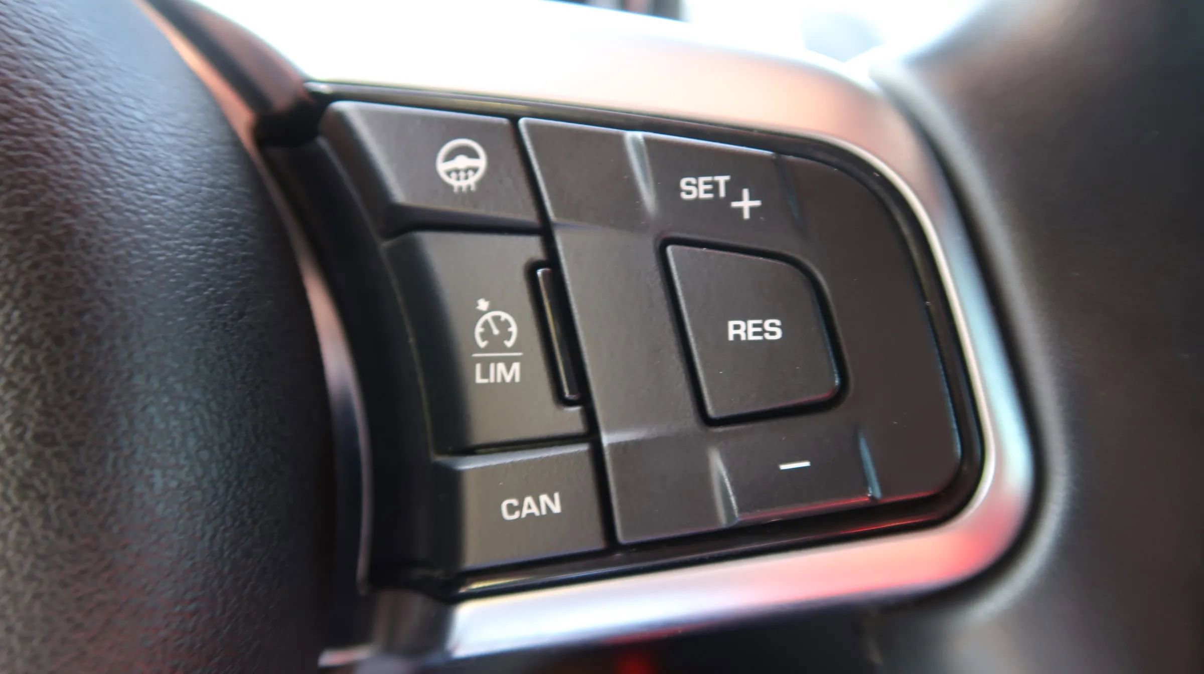 Used 2020 Jaguar F-TYPE SVR image 40