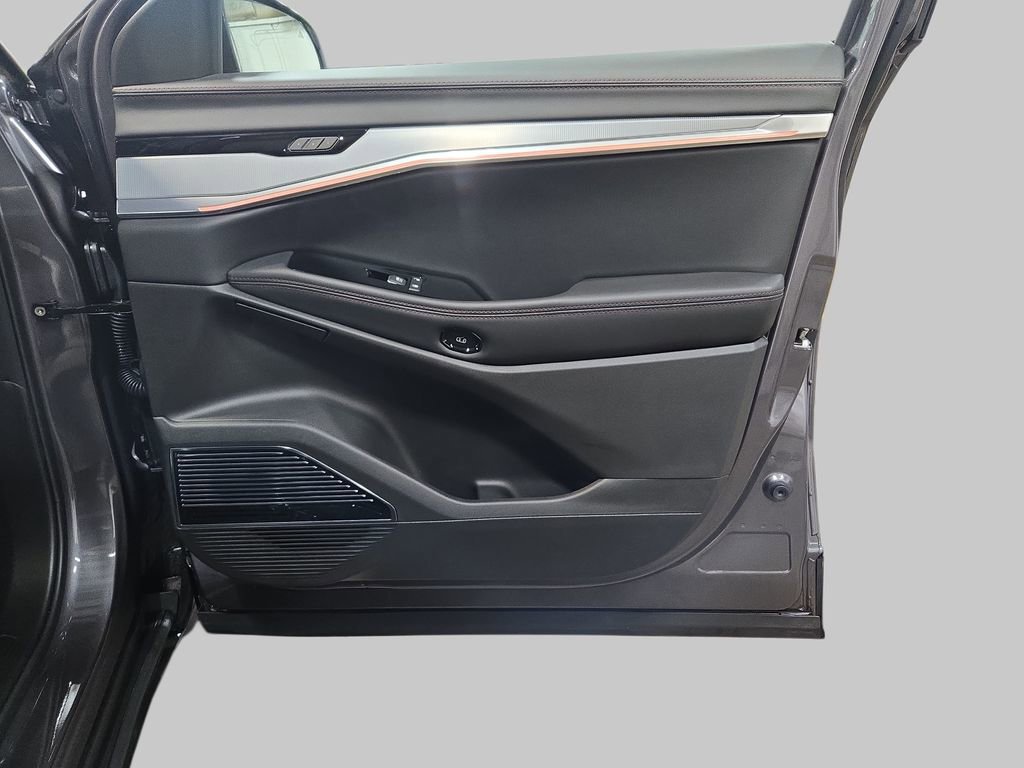 New 2025 Jeep Wagoneer S Launch Edition AWD/4WD image 11