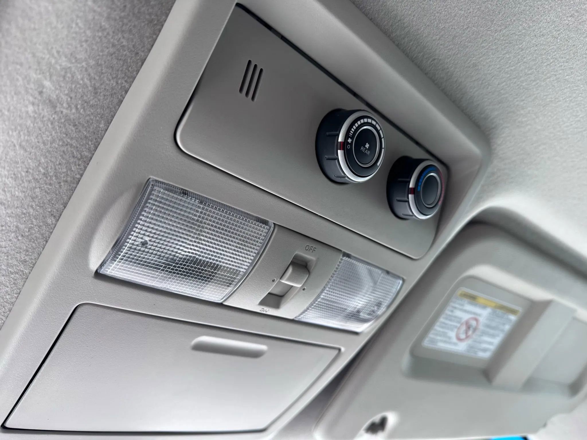 Used 2018 Nissan NV 3500 S image 29