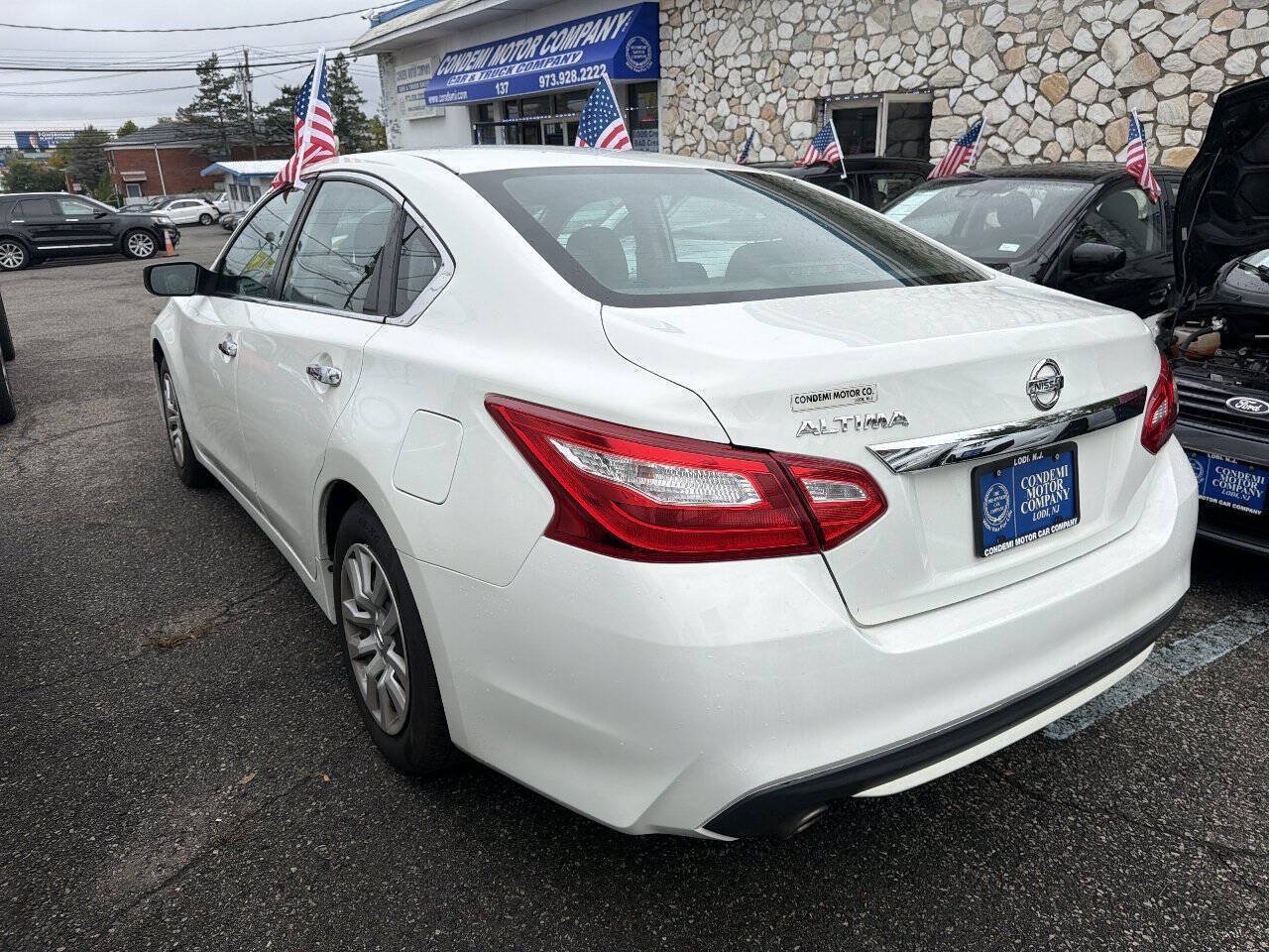 Used 2017 Nissan Altima 2.5 S w/ Power Driver Seat Package FWD image 4