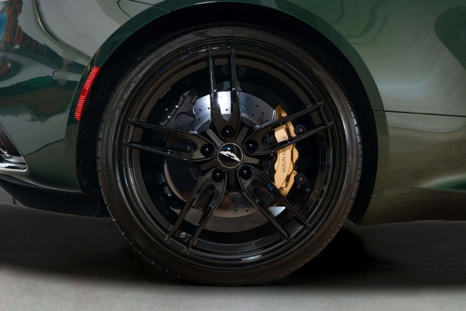 Used 2021 Aston Martin DBS Superleggera Volante image 56