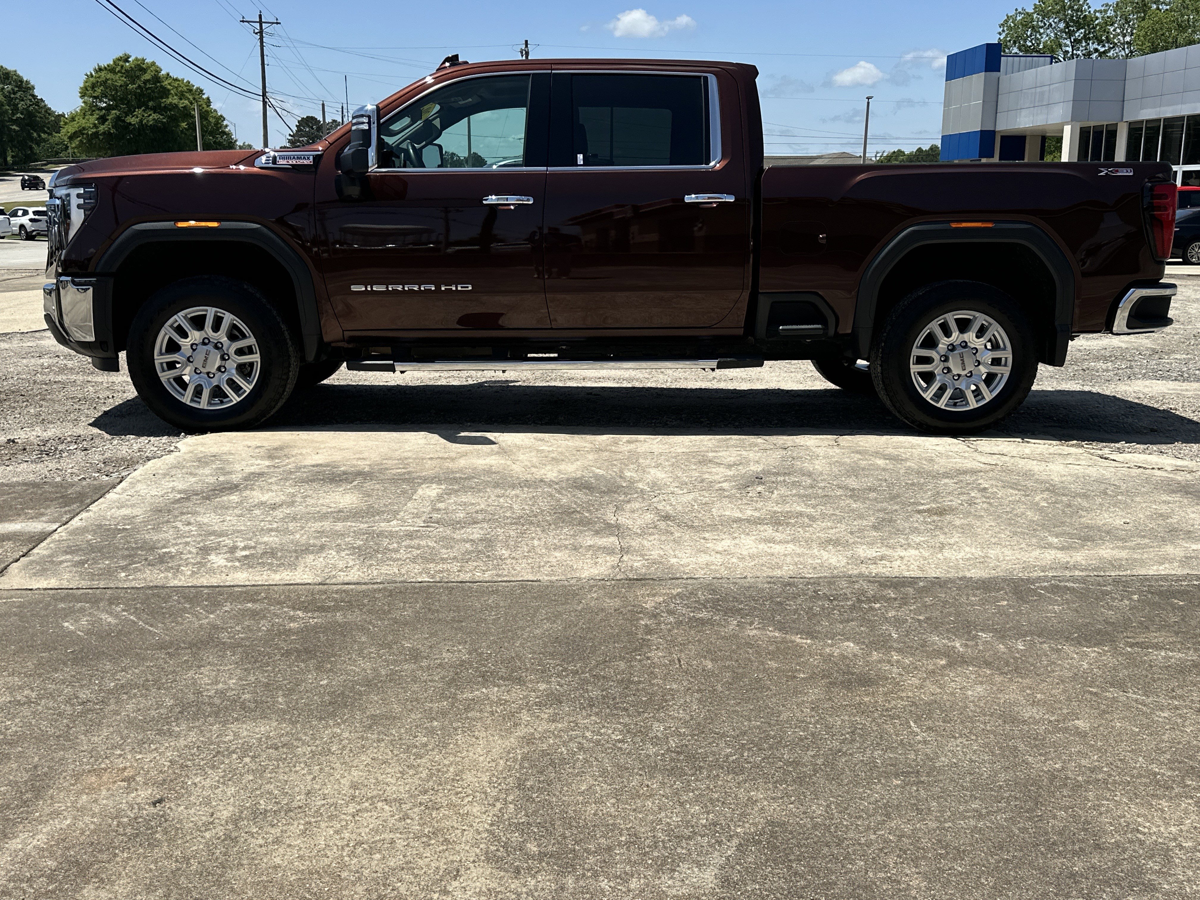 Certified 2024 GMC Sierra 2500 SLT w/ SLT Premium Package AWD/4WD image 12