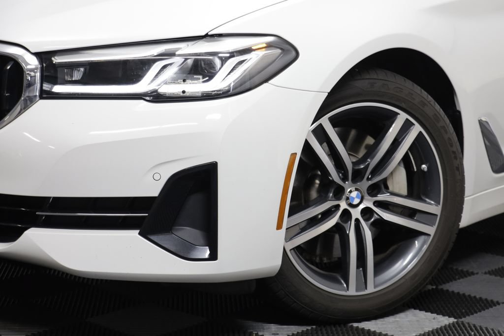 Used 2023 BMW 530i xDrive w/ Convenience Package AWD/4WD image 3