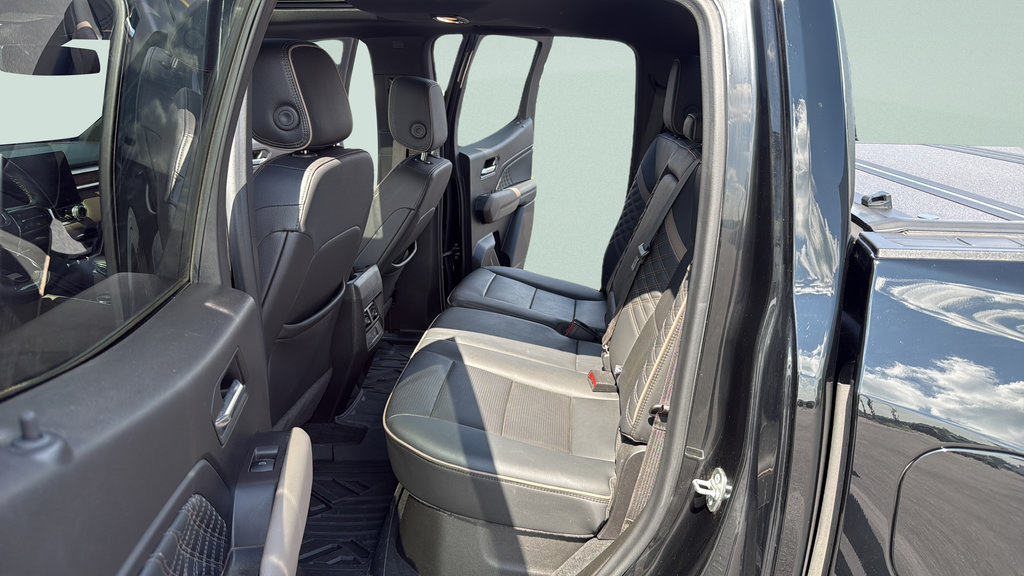 Used 2024 GMC Canyon Denali AWD/4WD image 6