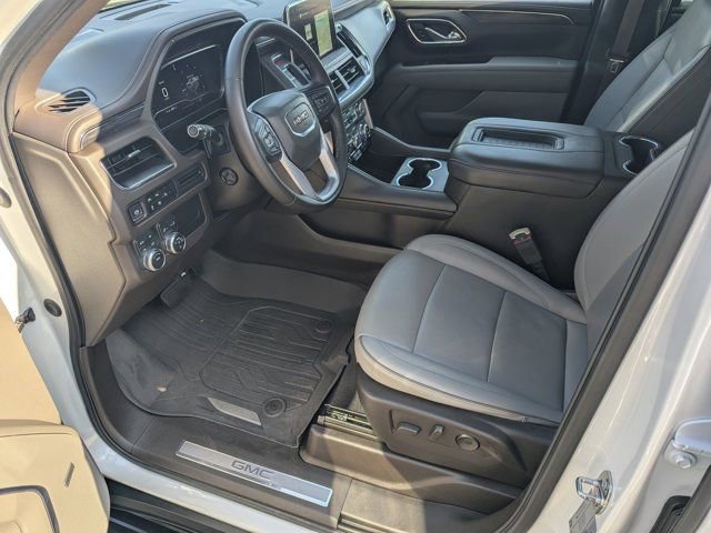 Used 2023 GMC Yukon SLT w/ SLT Luxury Package image 9