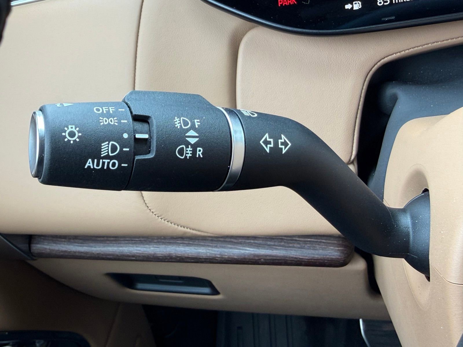 Used 2024 Land Rover Range Rover SE image 12