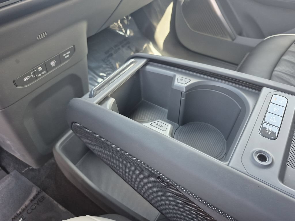 Certified 2024 Kia EV9 GT-Line AWD/4WD image 10