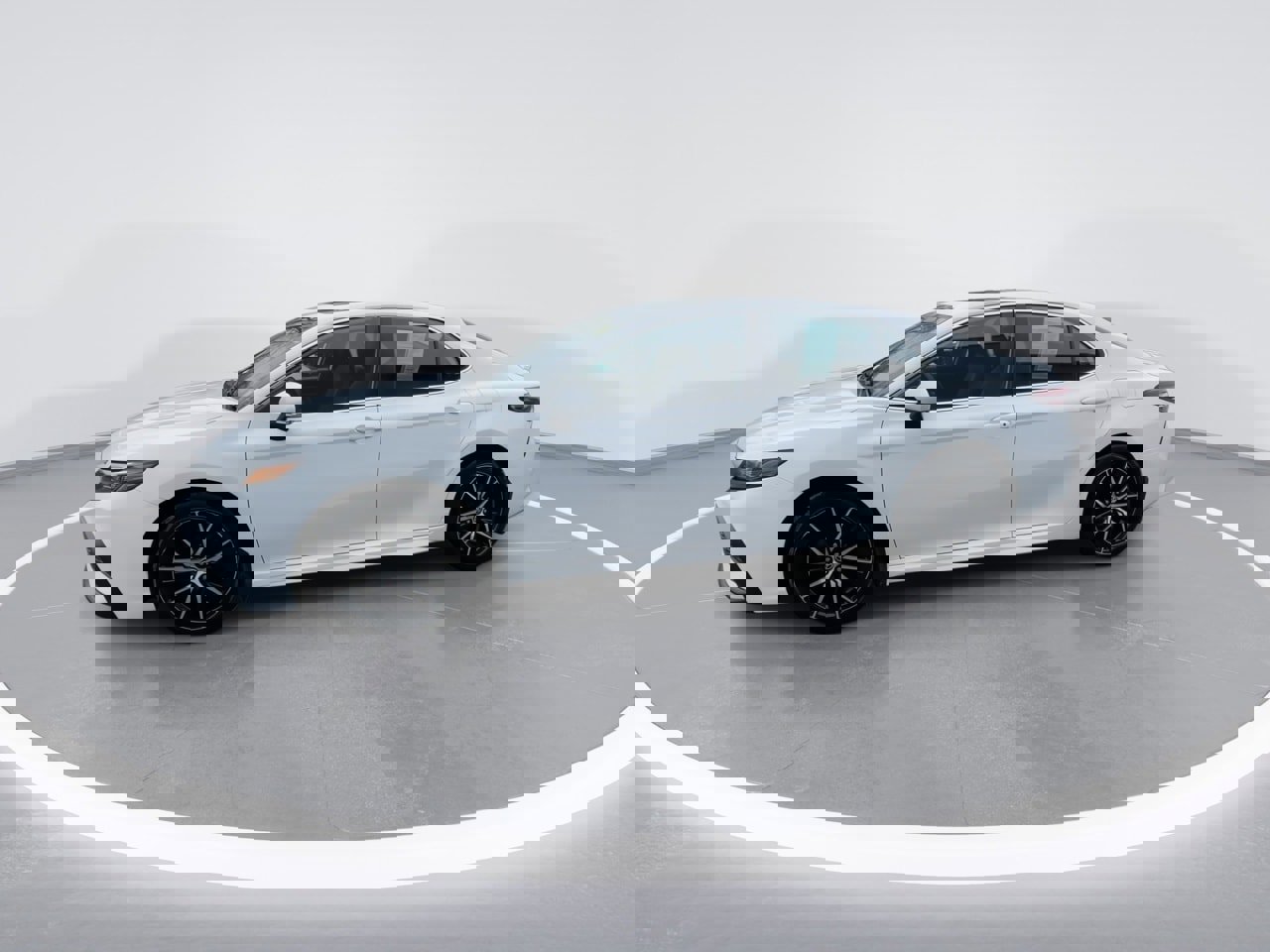 Used 2021 Toyota Camry SE w/ Cold Weather Package image 10