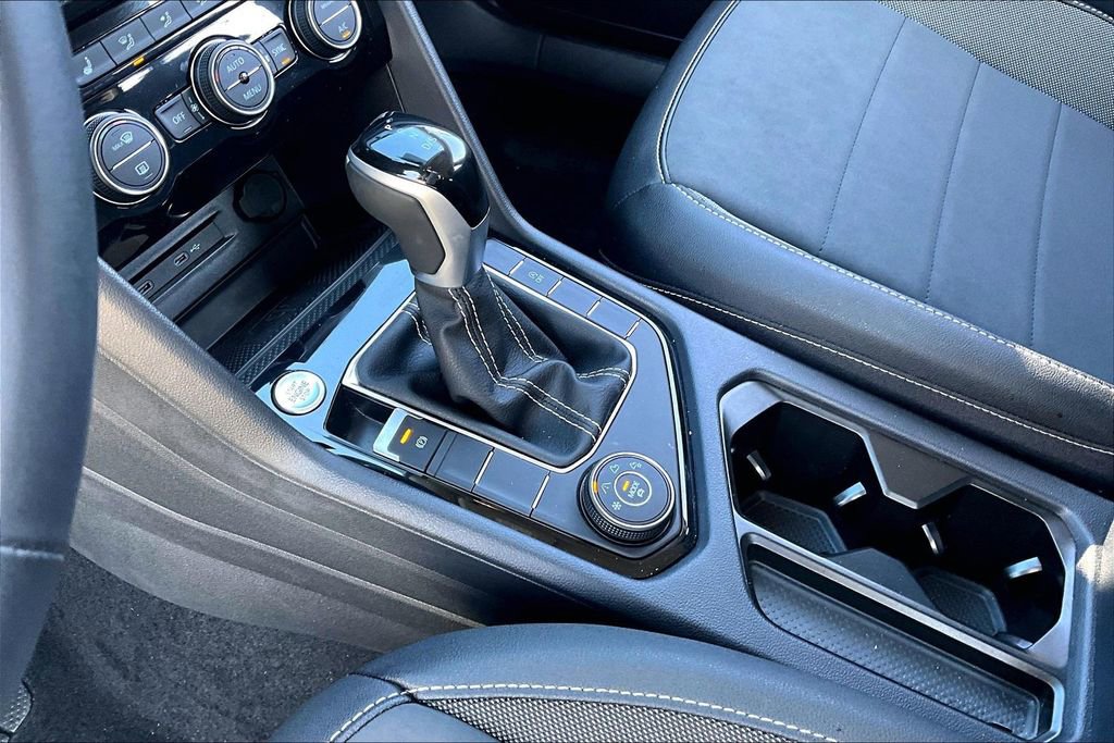 Used 2024 Volkswagen Taos SE image 15