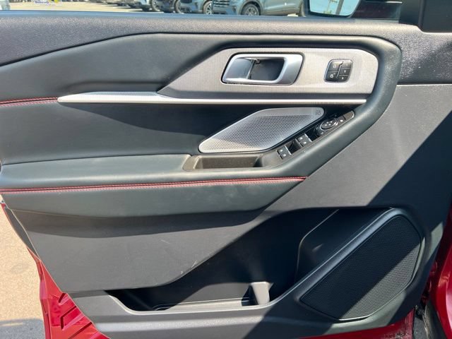 Certified 2025 Ford Explorer ST AWD/4WD image 23