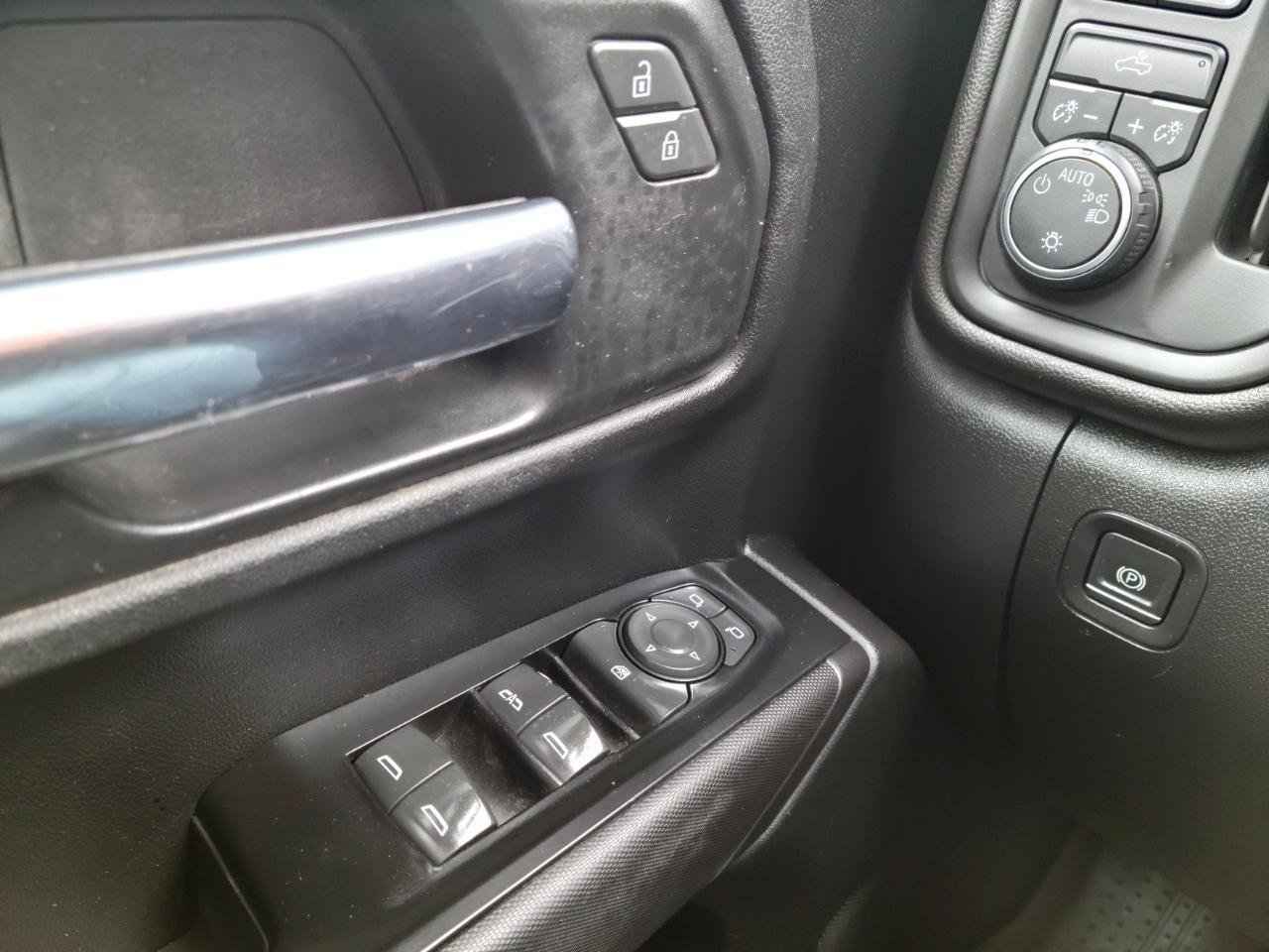 Used 2019 Chevrolet Silverado 1500 Custom AWD/4WD image 13